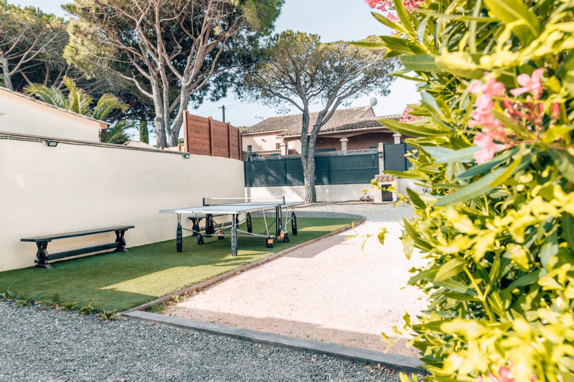 Reve D'Azur, Mazet En Bord De Mer, Parking, Piscine Partagee, Terrasse Bbq & Draps Inclus La Nartelle, 1 Salon, 1 Chambre, 1 Cuisine , 1 Sdb Sainte-Maxime Exterior photo
