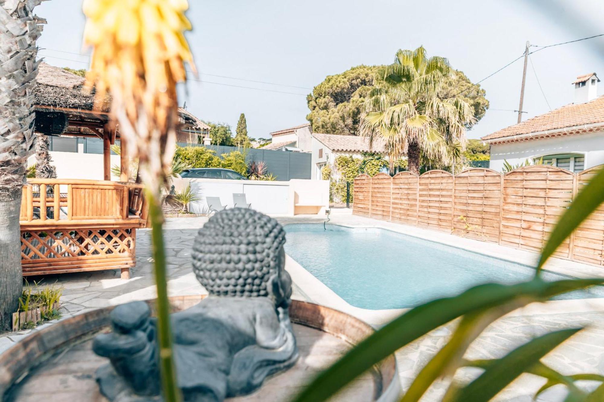 Reve D'Azur, Mazet En Bord De Mer, Parking, Piscine Partagee, Terrasse Bbq & Draps Inclus La Nartelle, 1 Salon, 1 Chambre, 1 Cuisine , 1 Sdb Sainte-Maxime Exterior photo